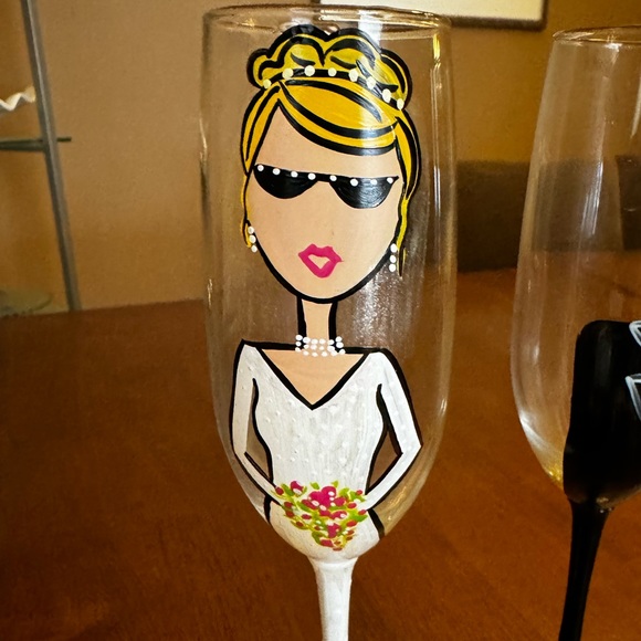 Hand-Painted Bride and Groom Wedding Champagne Glasses - Picture 3 of 7